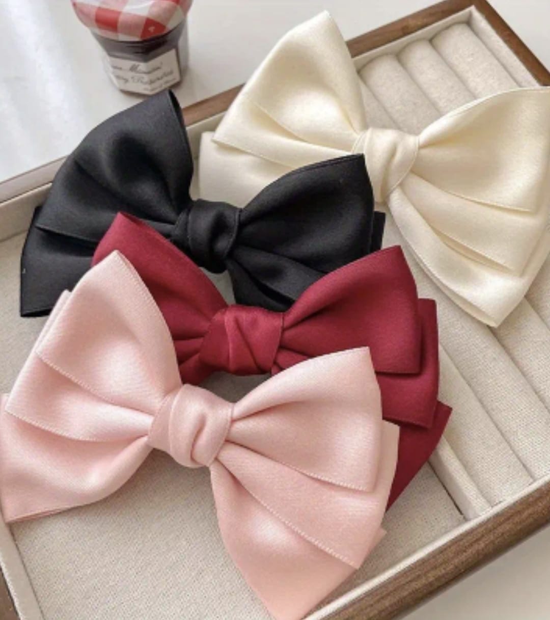 Imagen de WhatsApp 2024-10-13 a las 02.08.02_56d31a52 Moño pinza unicolor satin M0321 - Imagen 1