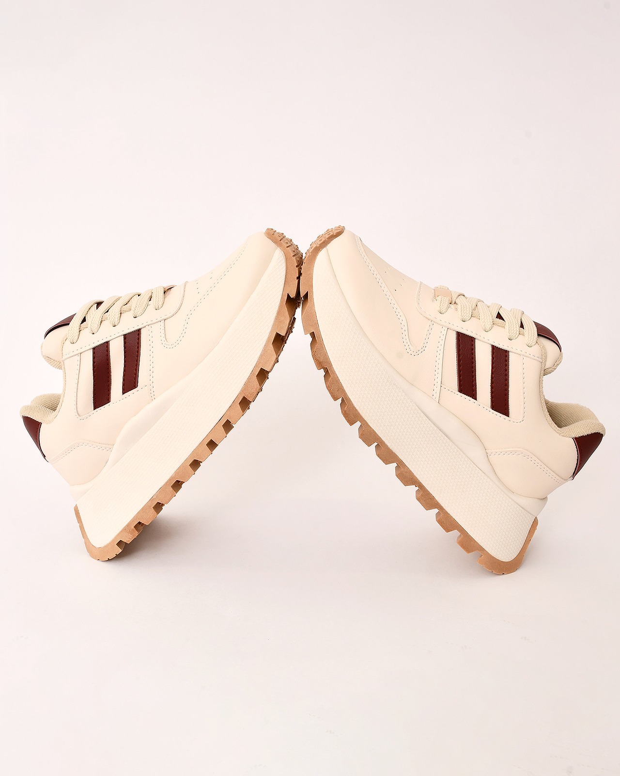 a1198102-2f8d-4d69-a193-a3c0e744c95e alpes beige x vinot - Imagen 1
